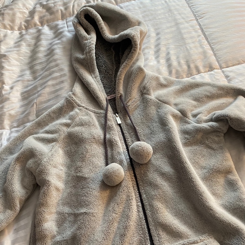 Sweater - Picture 2 of 3